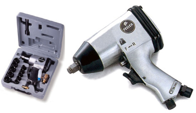 Пневмогайковерт 1/2" 415 Nm в кейсе с набором головок Пневмогайковерт 1/2" 415 Nm в кейсе с набором головок